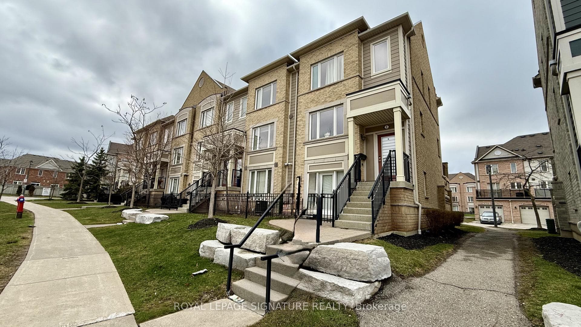 3025 Destination Drive Unit 1, Mississauga, ON L5M 0P3 - Photo 1