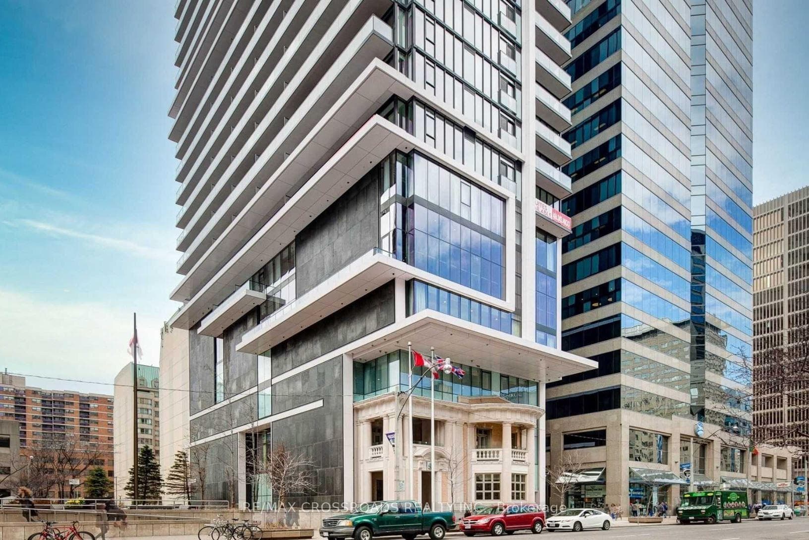 426 University Avenue Unit 3803, Downtown Toronto / Waterfront, ON M5G 1S9 - Photo 1