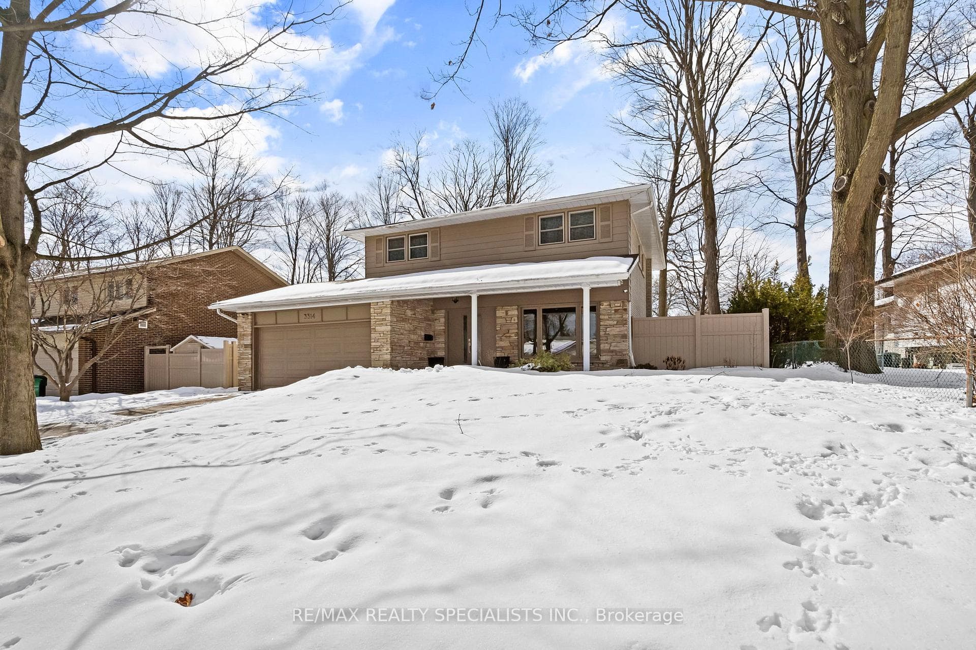 3314 Grassfire Crescent, Mississauga, ON L4Y 3K1 - Photo 1