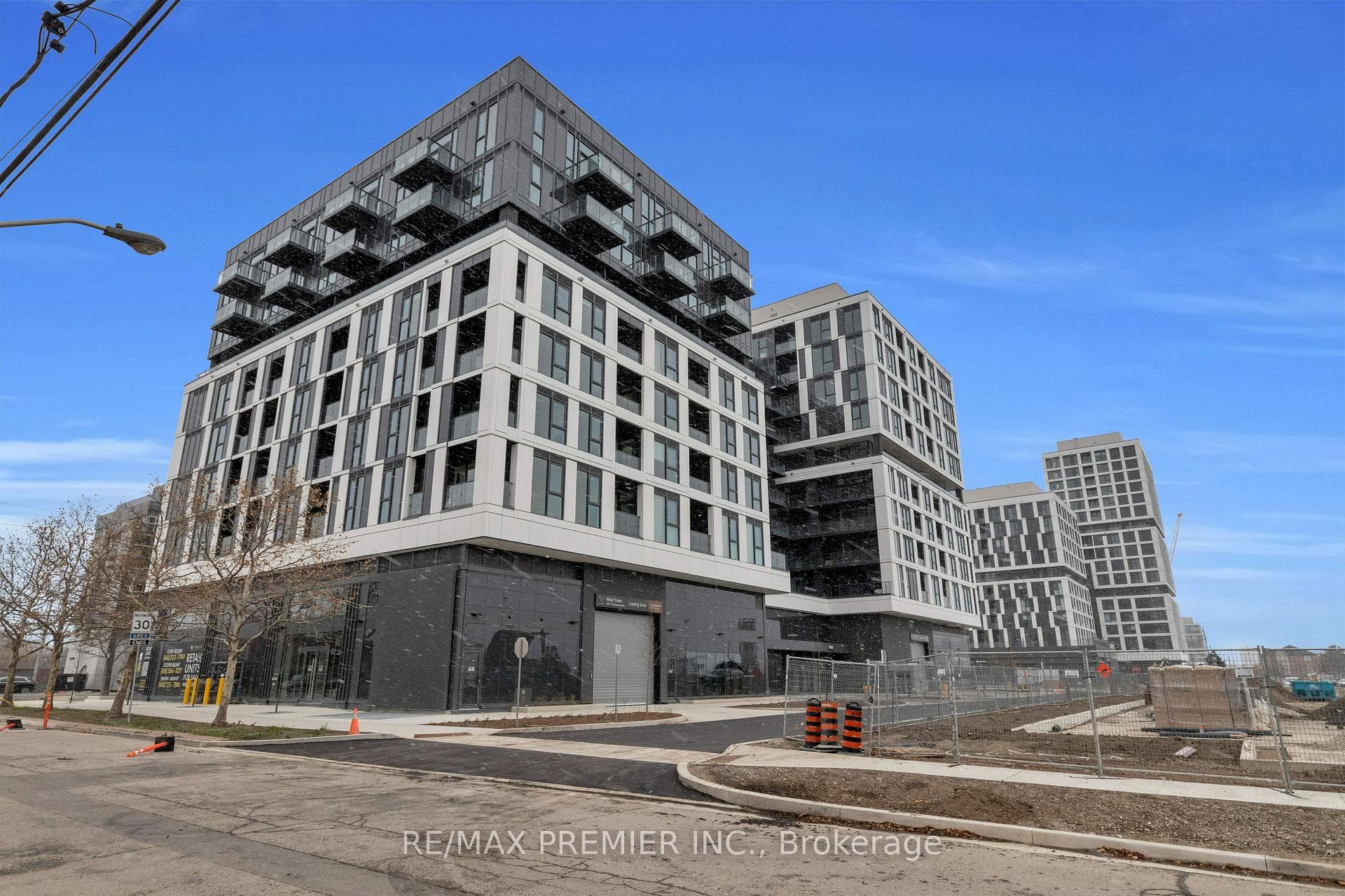 1037 The Queensway N/A Unit 706, Etobicoke (Islington / Rexdale), ON M8Z 6C7 - Photo 1