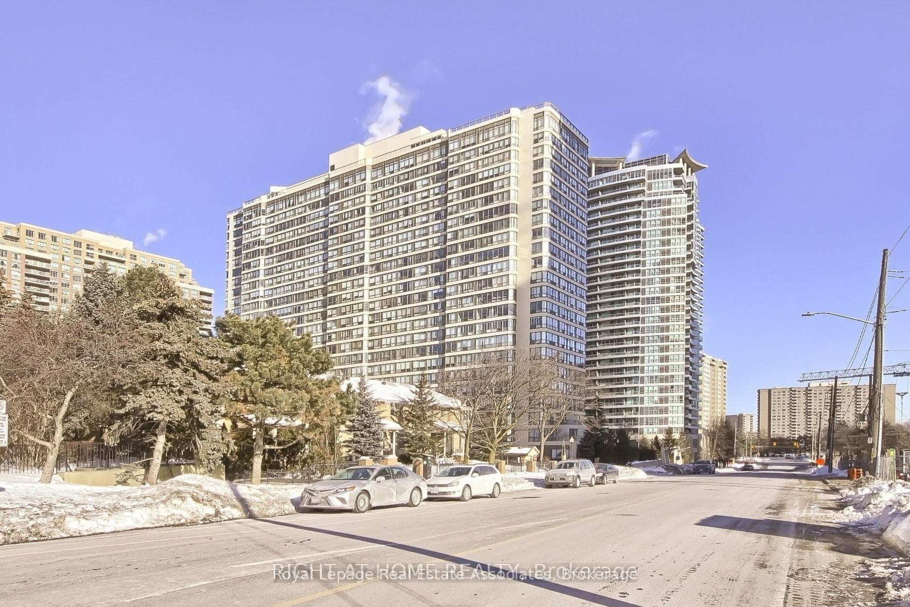 55 Elm Drive Unit 511, Mississauga, ON L5B 3Z3 - Photo 1