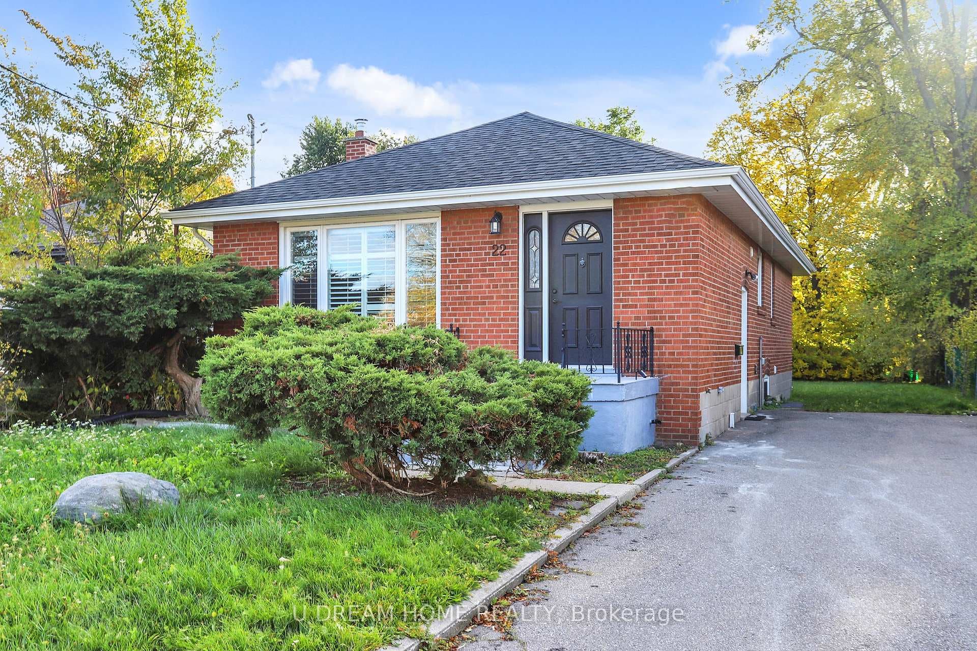 22 Wayne Avenue, Dorset Park / Kennedy Park, ON M1R 1Y3 - Photo 1