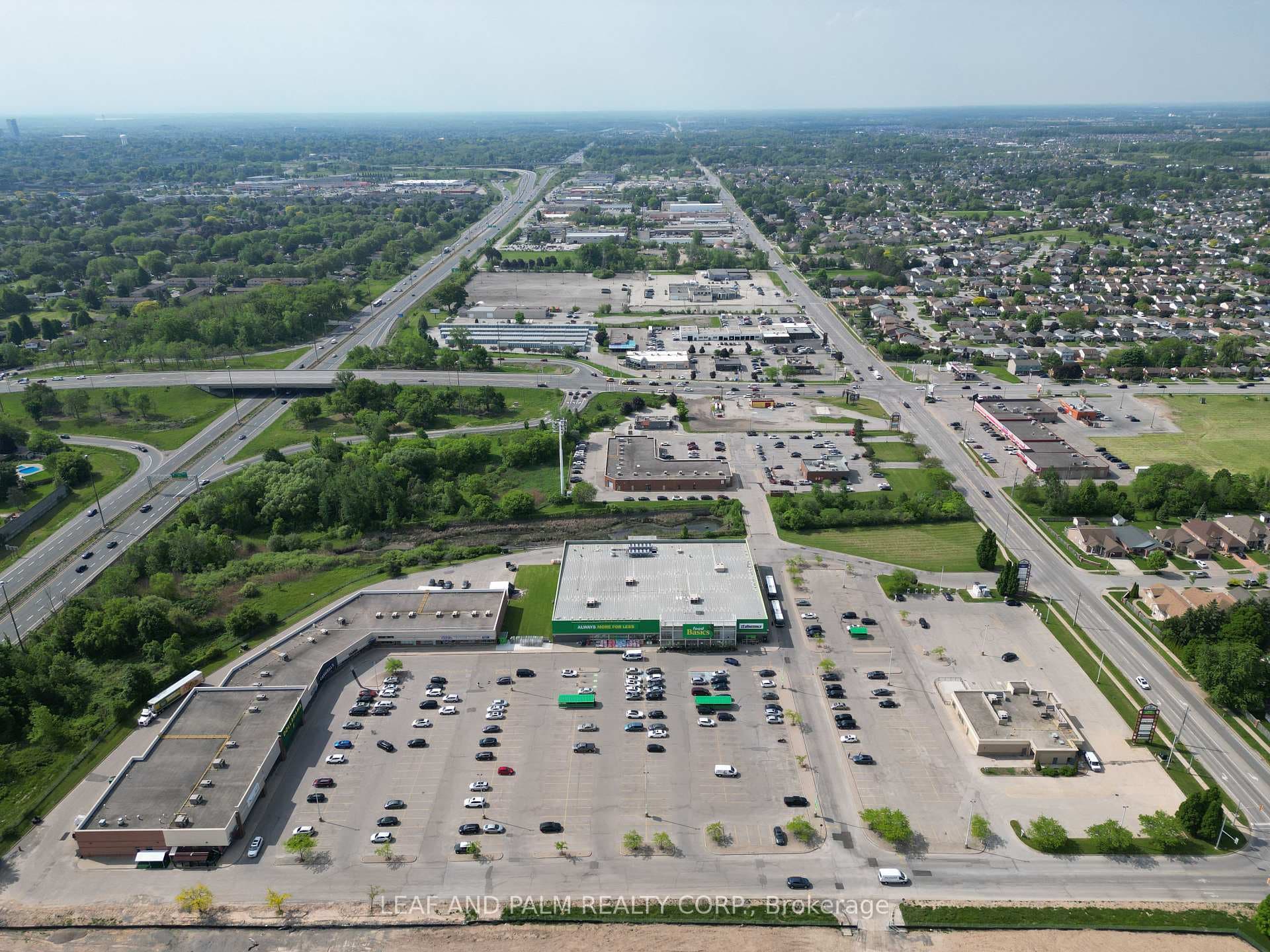 3770 Montrose Road Unit 8, Niagara Falls, ON L2H 3C8 - Photo 1