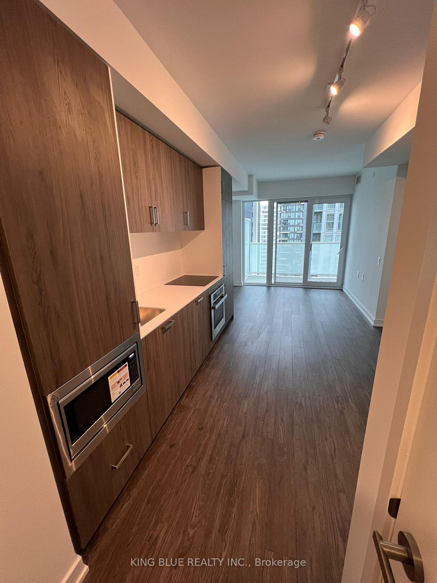 88 Queen Street Unit 2216, Toronto C08