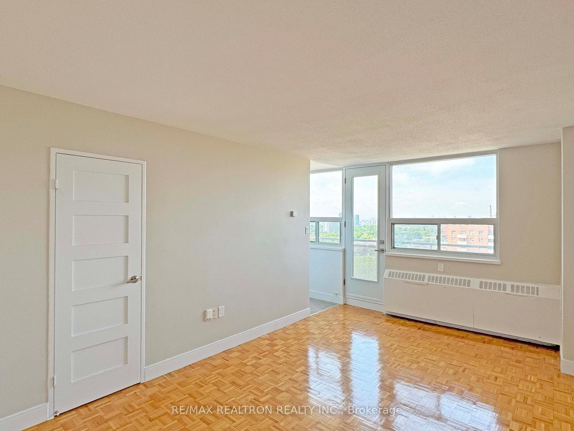 1500 Bathurst Street Unit 901, Forest Hill / Deer Park, ON M5P 3L3 - Photo 1