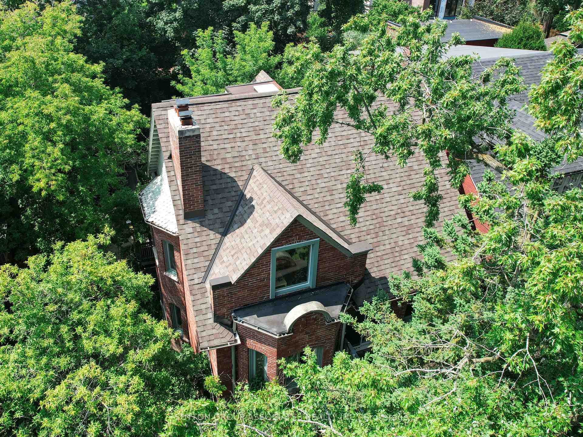 128 Walmer Road, Toronto C02
