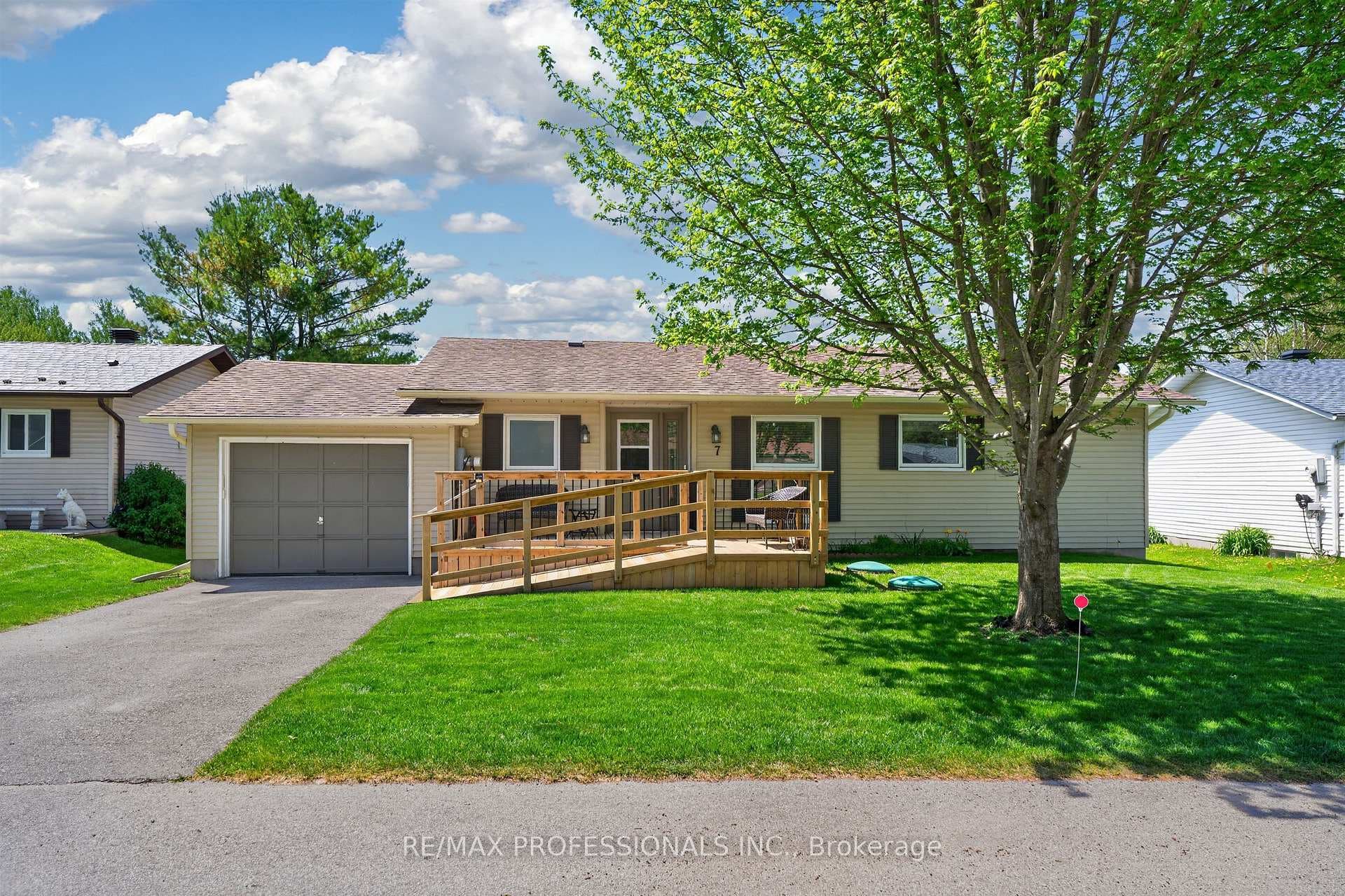 7 Tamarack Court, New Tecumseth