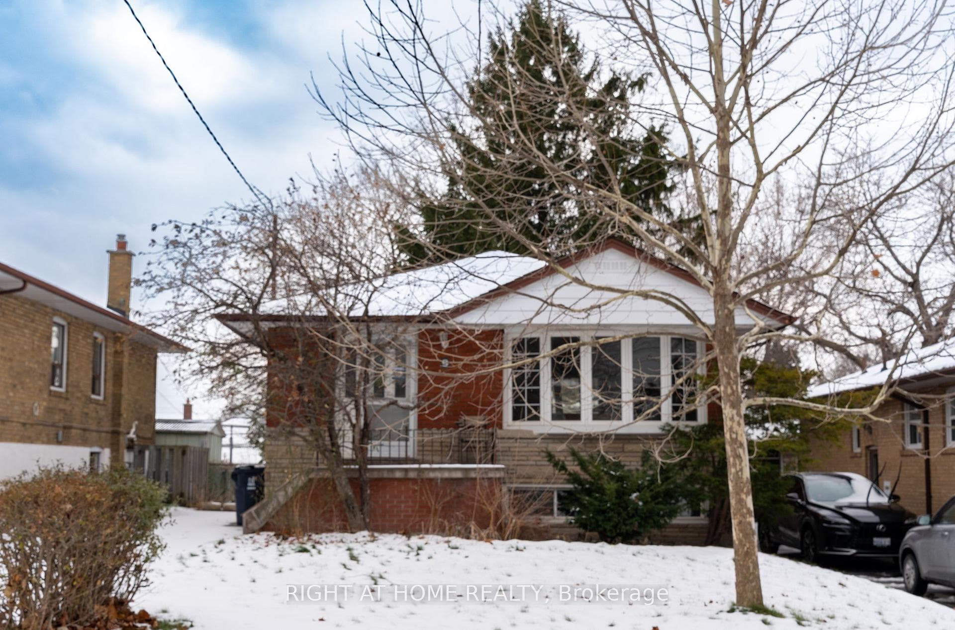 9 Sylla Avenue Unit Lower, Dorset Park / Kennedy Park, ON M1R 4W5 - Photo 1