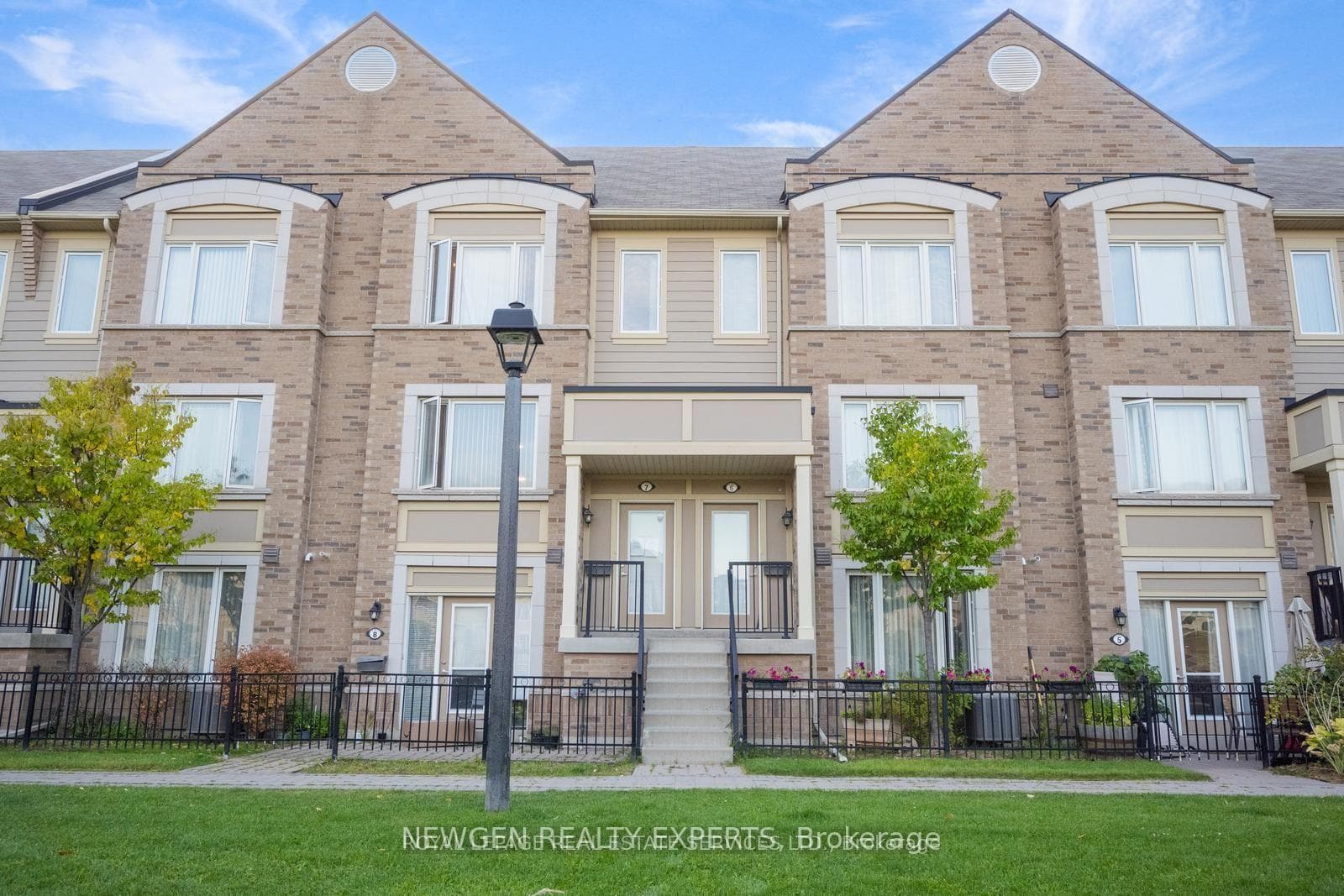 3185 Boxford Crescent Unit 16, Mississauga, ON L5M 0X1 - Photo 1