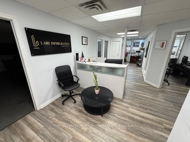 10212 Yonge Street Unit 206, Richmond Hill, ON L4C 3B6 - Photo 1