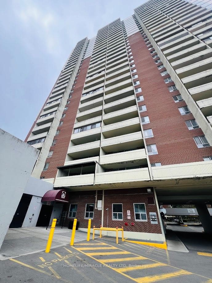 5 Massey Square Unit 1108, Danforth / East York, ON M4C 5L6 - Photo 1