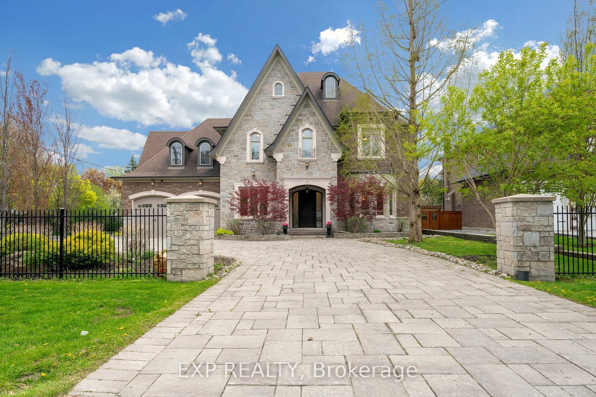 127 May Avenue, Richmond Hill, ON L4C 3S8 - Photo 1