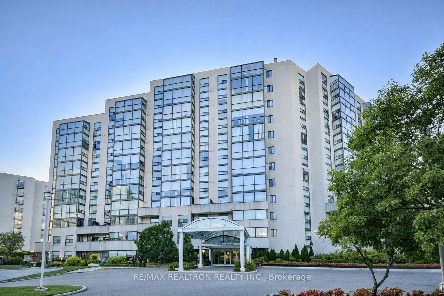 20 Harding Boulevard Unit 711, Richmond Hill, ON L4C 9S4 - Photo 1