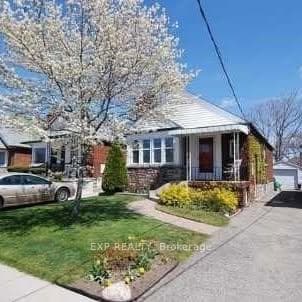 11 Fairside Avenue, Danforth / East York, ON M4C 3G8 - Photo 1