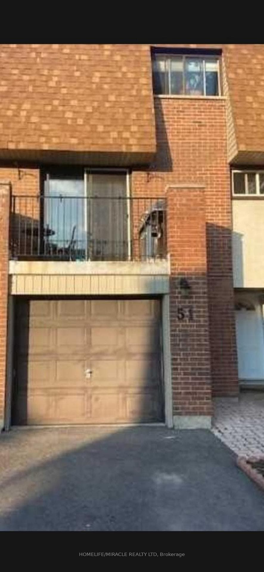 1051 Cedarglen Gate Unit 51, Mississauga, ON L5C 3A7 - Photo 1