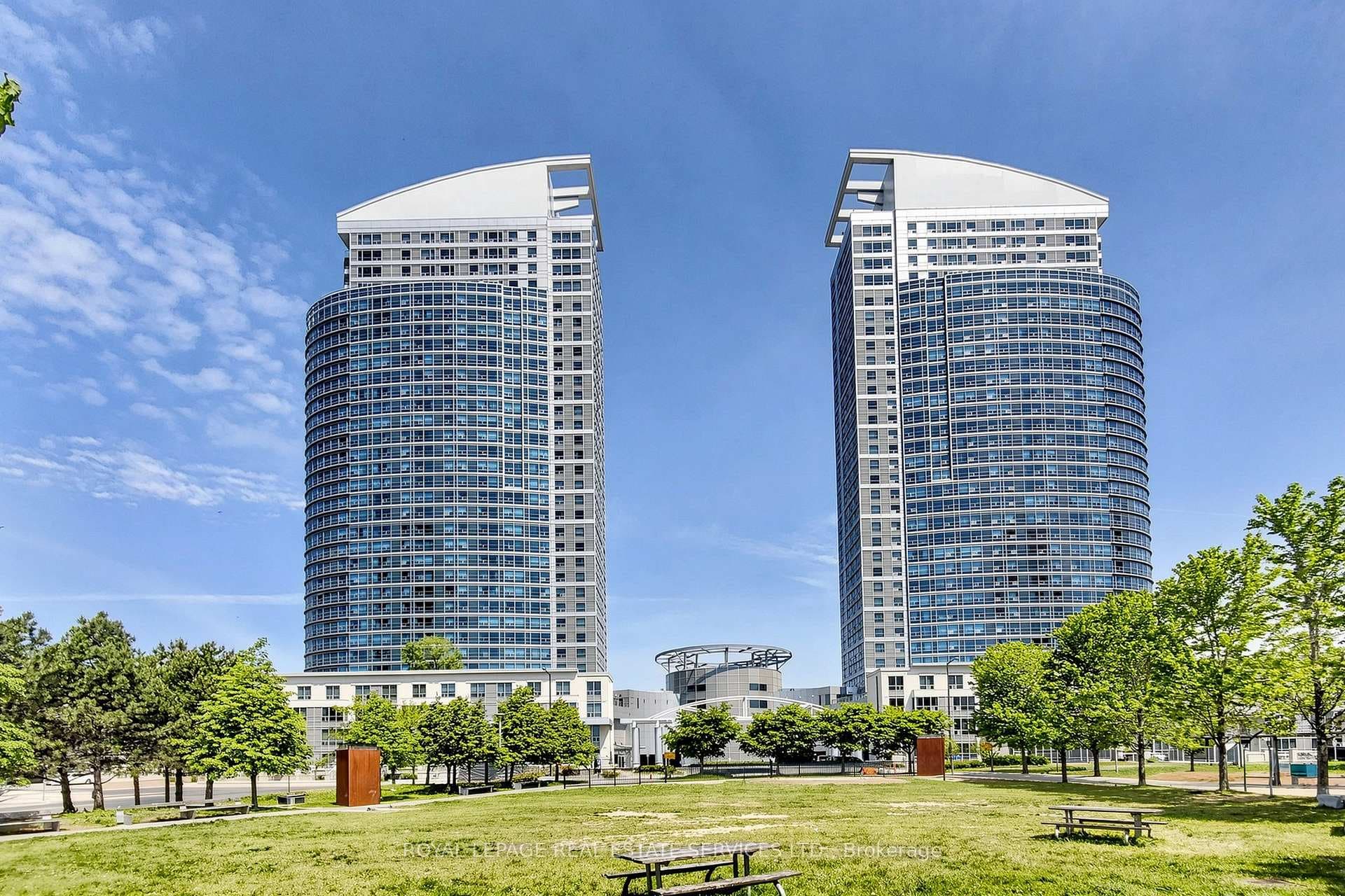 38 Lee Centre Drive Unit 3503, Scarborough (West Hill / Highland Creek)