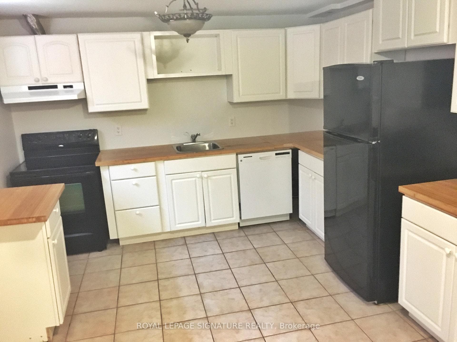 885 Runningbrook Drive Unit Bsmt, Mississauga, ON L4Y 2S4 - Photo 1