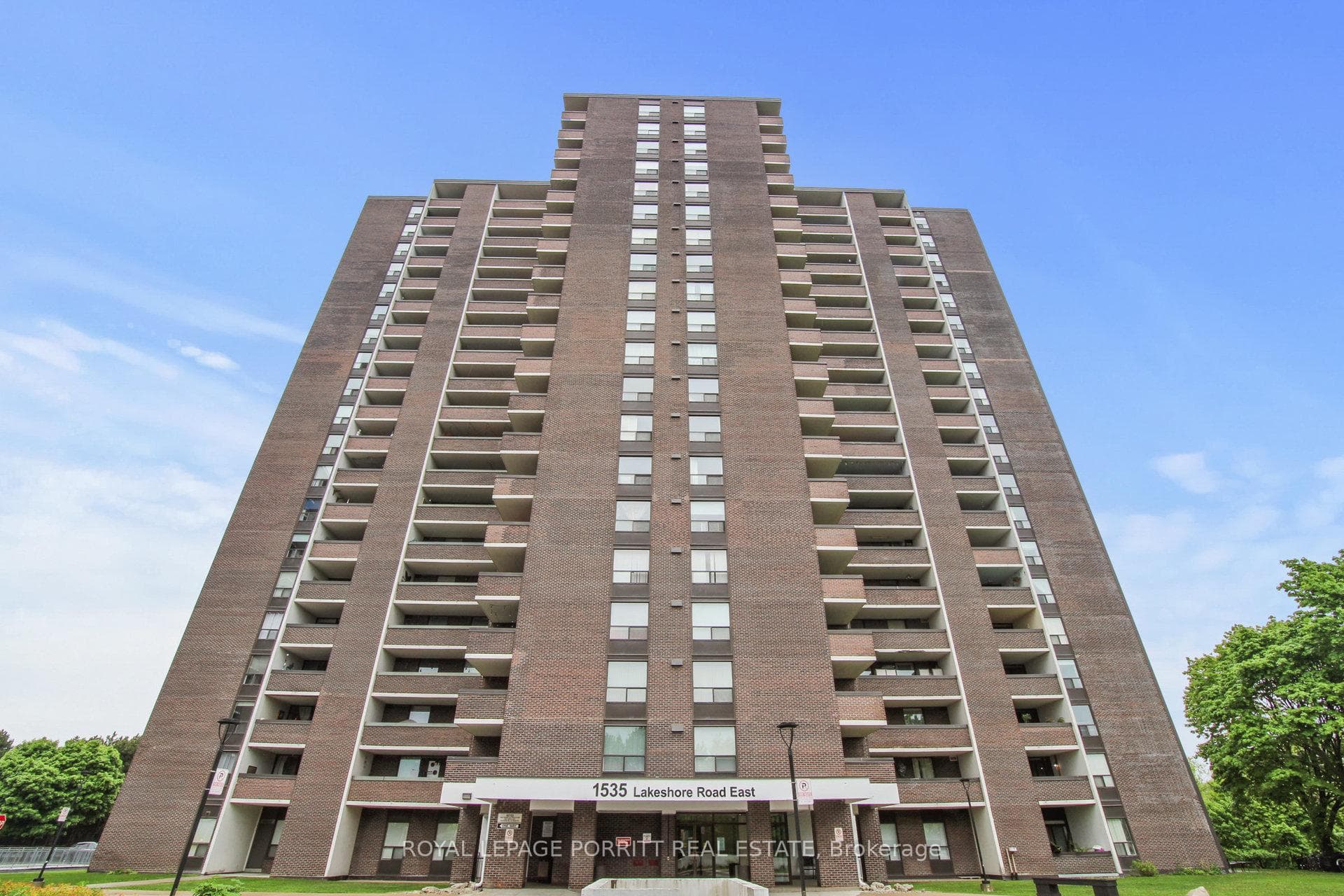 1535 Lakeshore Road Unit 1808, Mississauga, ON L5E 3E2 - Photo 1