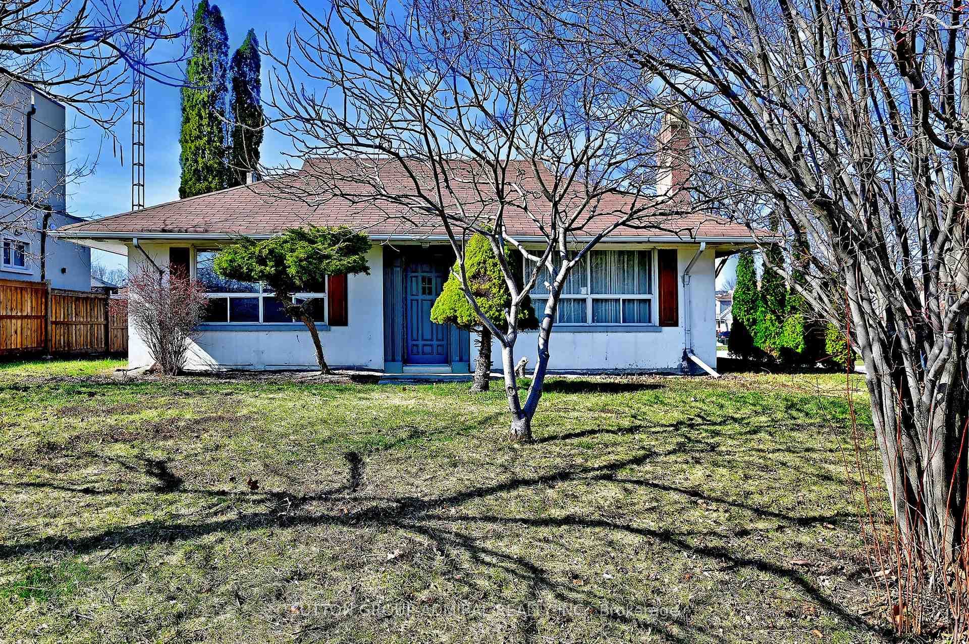 58 Harlow Crescent, Etobicoke (West Mall / Rexdale), ON M9V 2Y5 - Photo 1