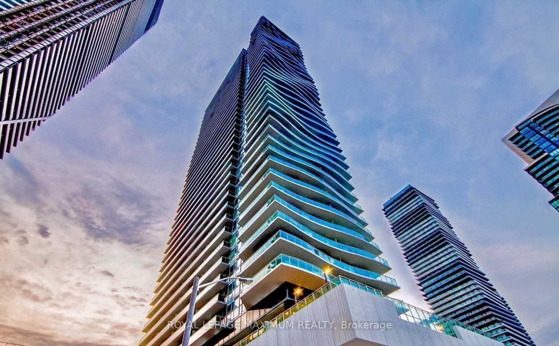33 Shore Breeze Drive Unit 702, Liberty Village / Parkdale / South Parkdale, ON M8V 0G1 - Photo 1
