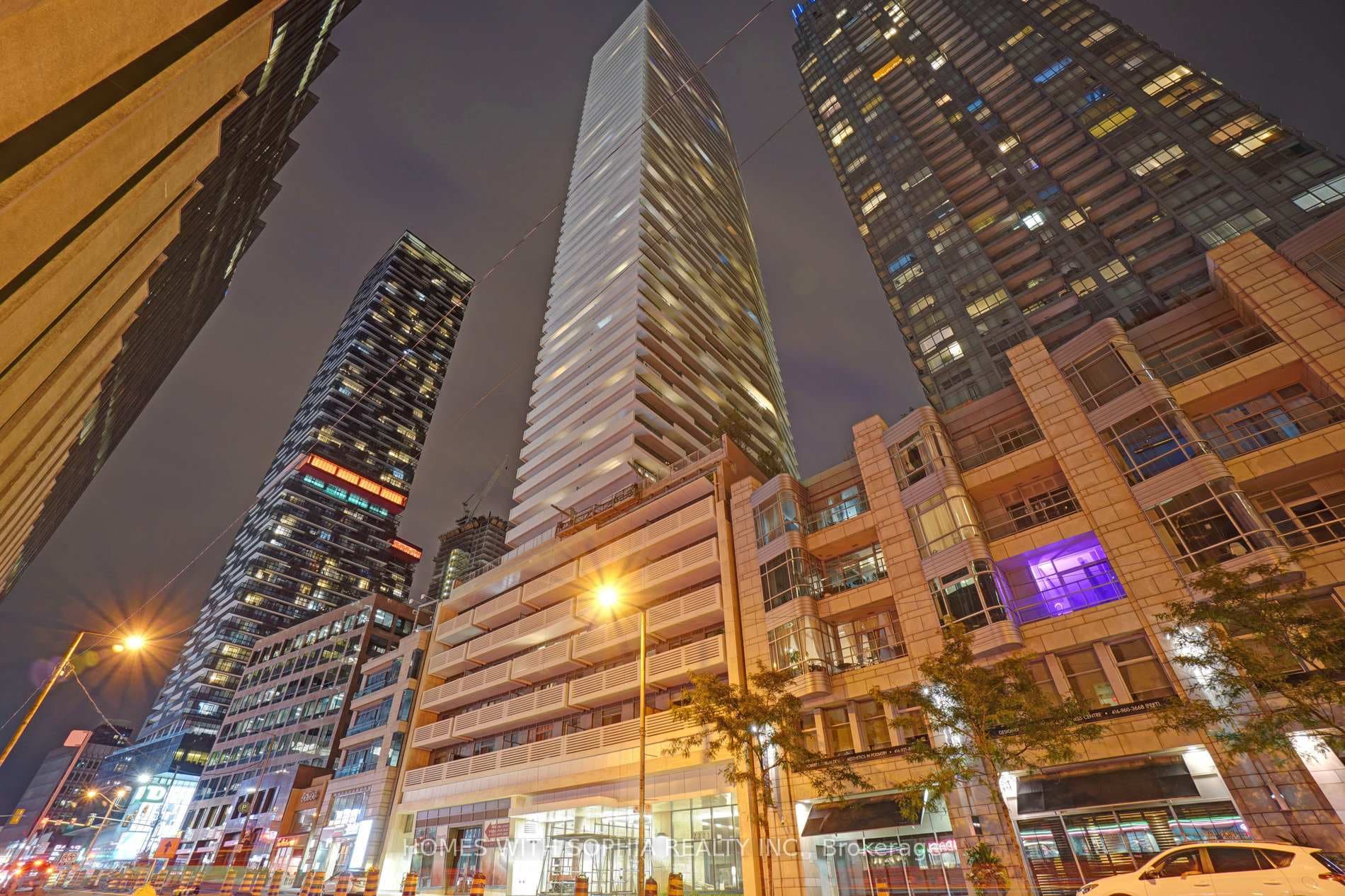 2221 Yonge Street Unit 5403, Leaside / Davisville, ON M4S 2B4 - Photo 1