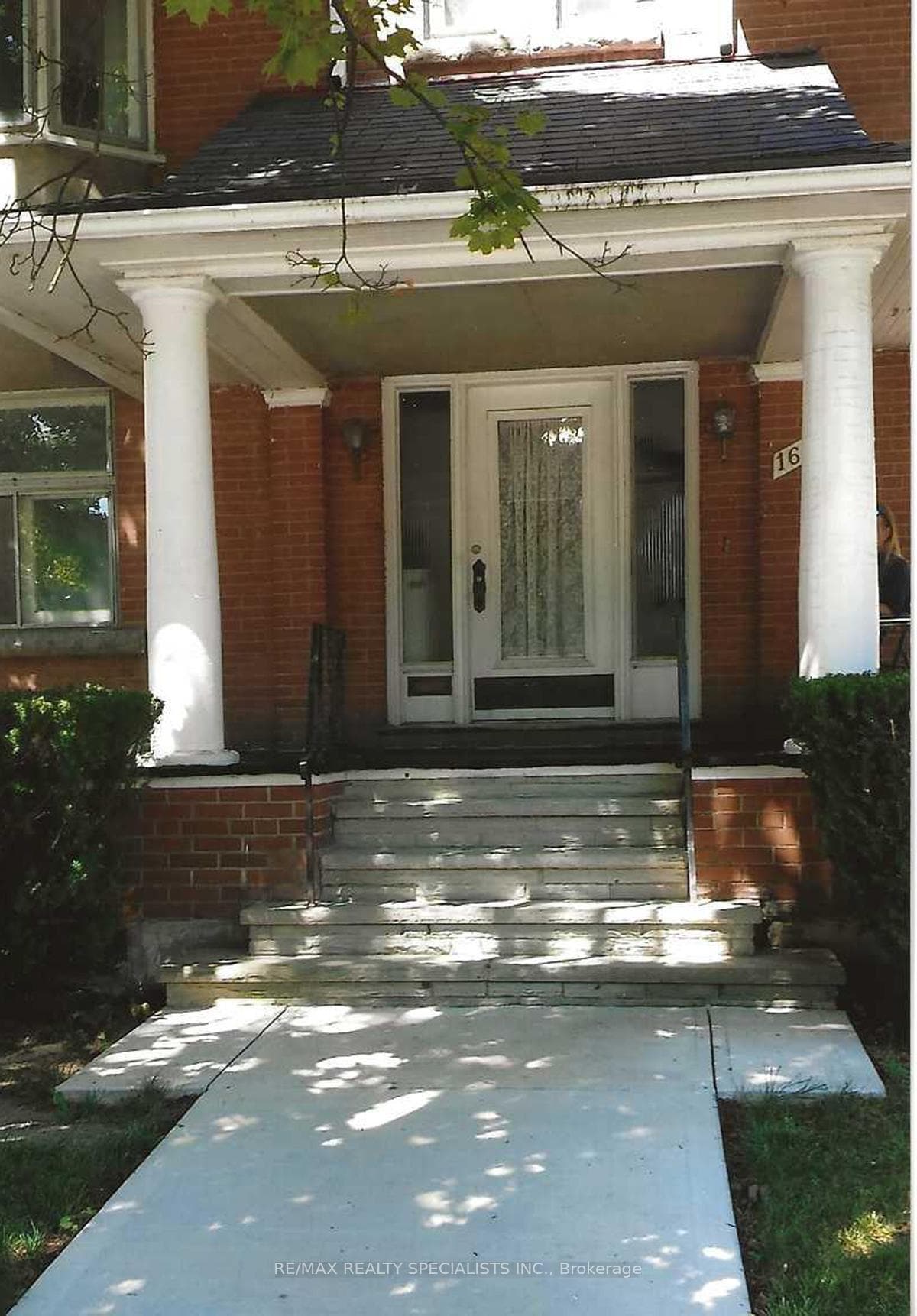 16 Wellington Street, Brampton, ON L6W 1Y2 - Photo 1