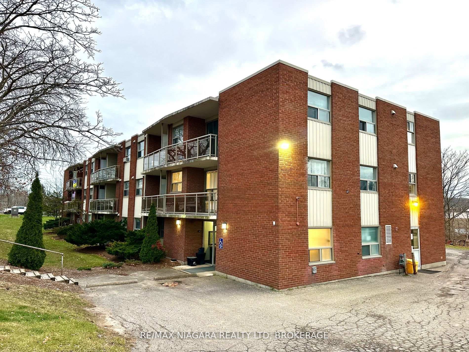 7 Riverview Boulevard Unit Unit 104, St. Catharines, ON L2T 3L5 - Photo 1