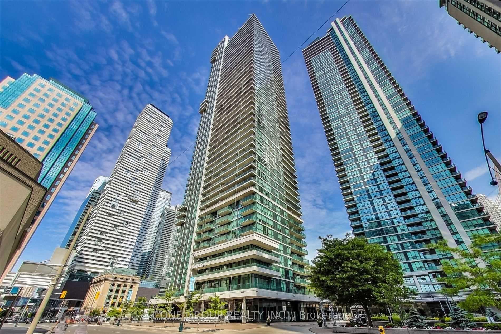 33 Bay Street Unit 3705, Downtown Toronto / Waterfront, ON M5J 2Z3 - Photo 1