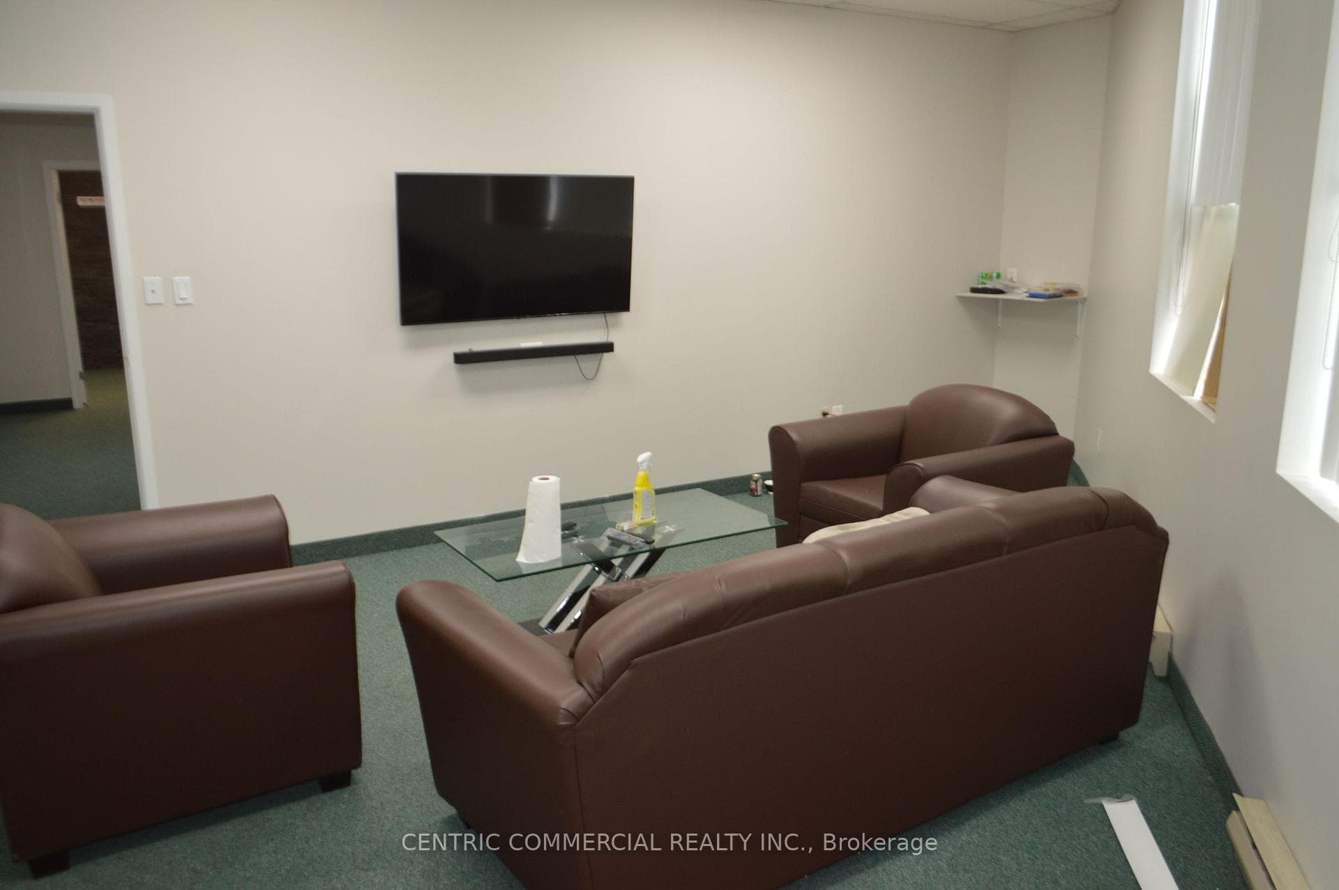 1900 Dundas Street Unit 202, Mississauga, ON L4X 1L9 - Photo 1