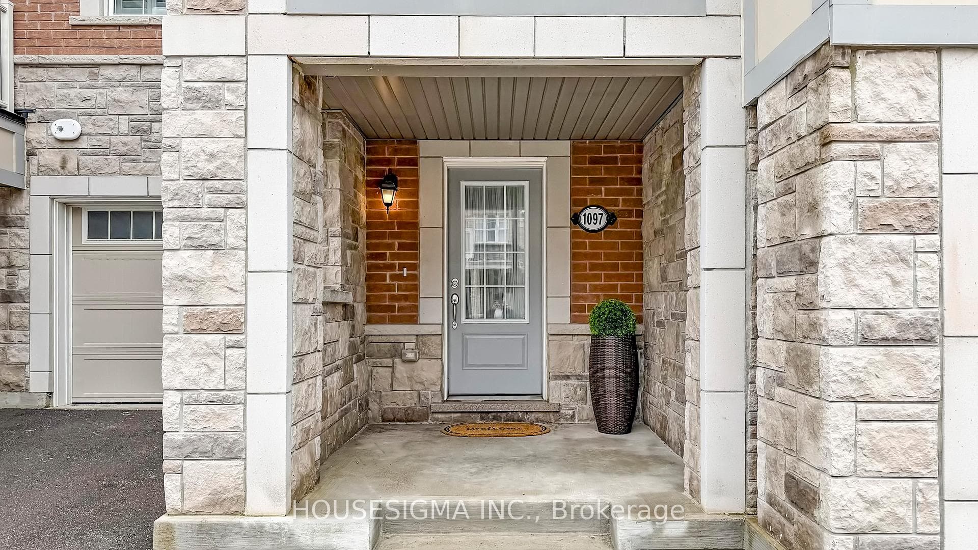 1097 Silk Street, Pickering, ON L1X 0E1 - Photo 1