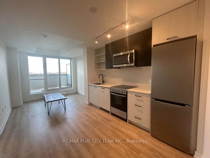 2300 St. Clair Avenue Unit 521, Bloor West Village / Swansea, ON M6N 0B3 - Photo 1