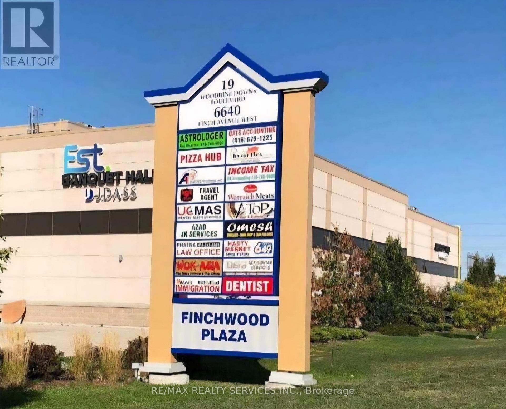 19 Woodbine Downs Boulevard Unit 216, Etobicoke (West Mall / Rexdale), ON M9W 6N5 - Photo 1
