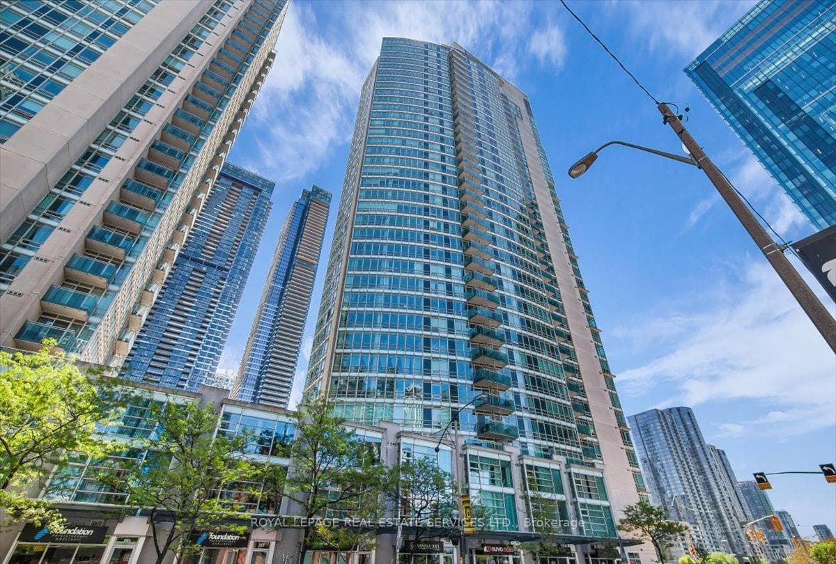 397 Front Street Unit 911, Downtown Toronto / Waterfront, ON M5V 3S1 - Photo 1