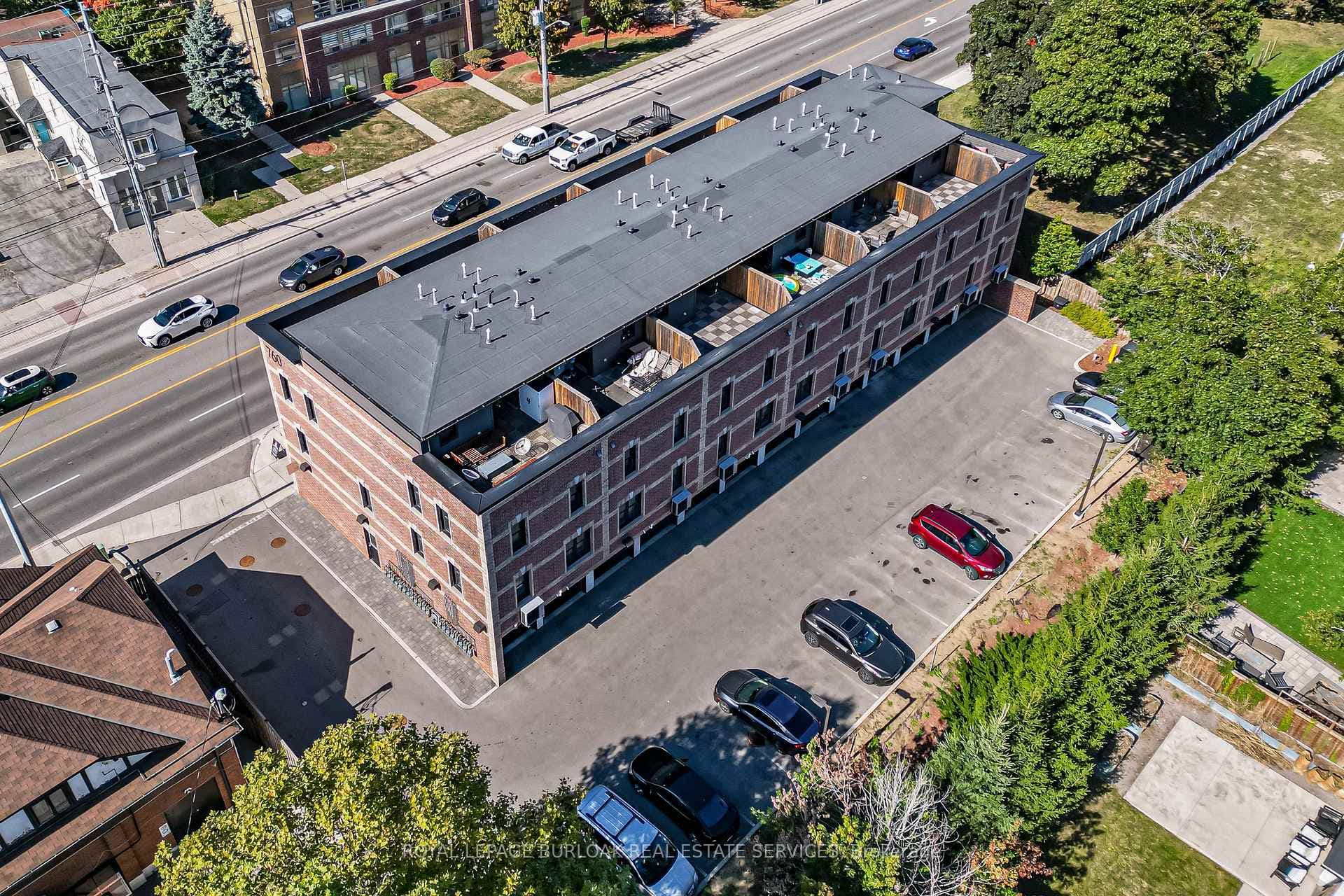 760 Lakeshore Road Unit 201, Mississauga, ON L5E 1C7 - Photo 1