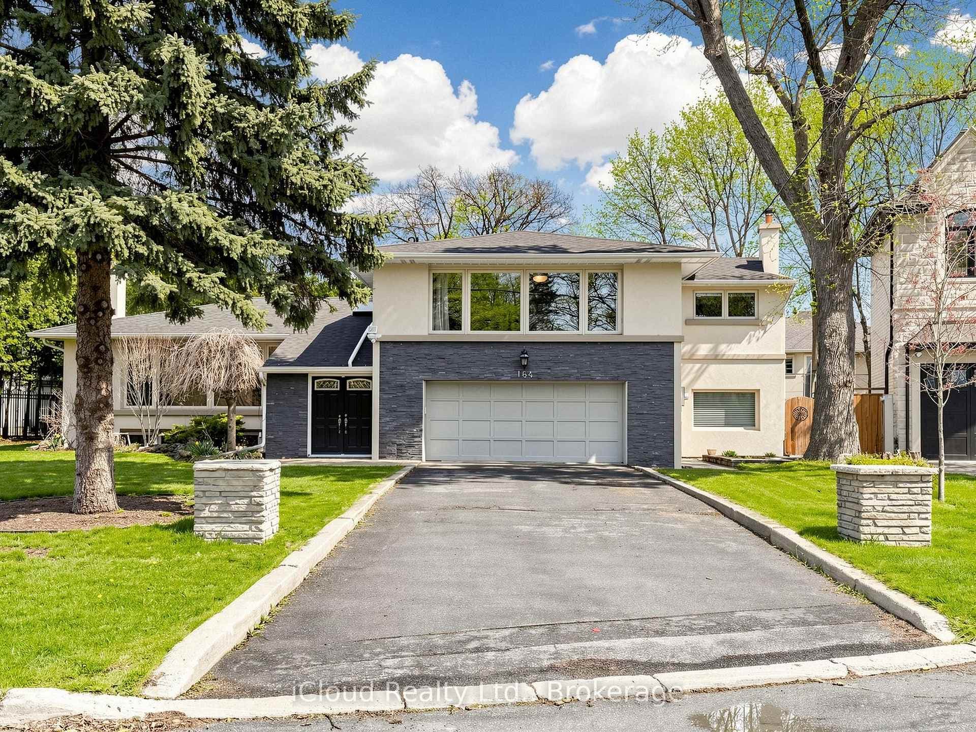 164 Munro Boulevard, Bridle Path / York Mills / Hoggs Hollow, ON M2P 1C8 - Photo 1