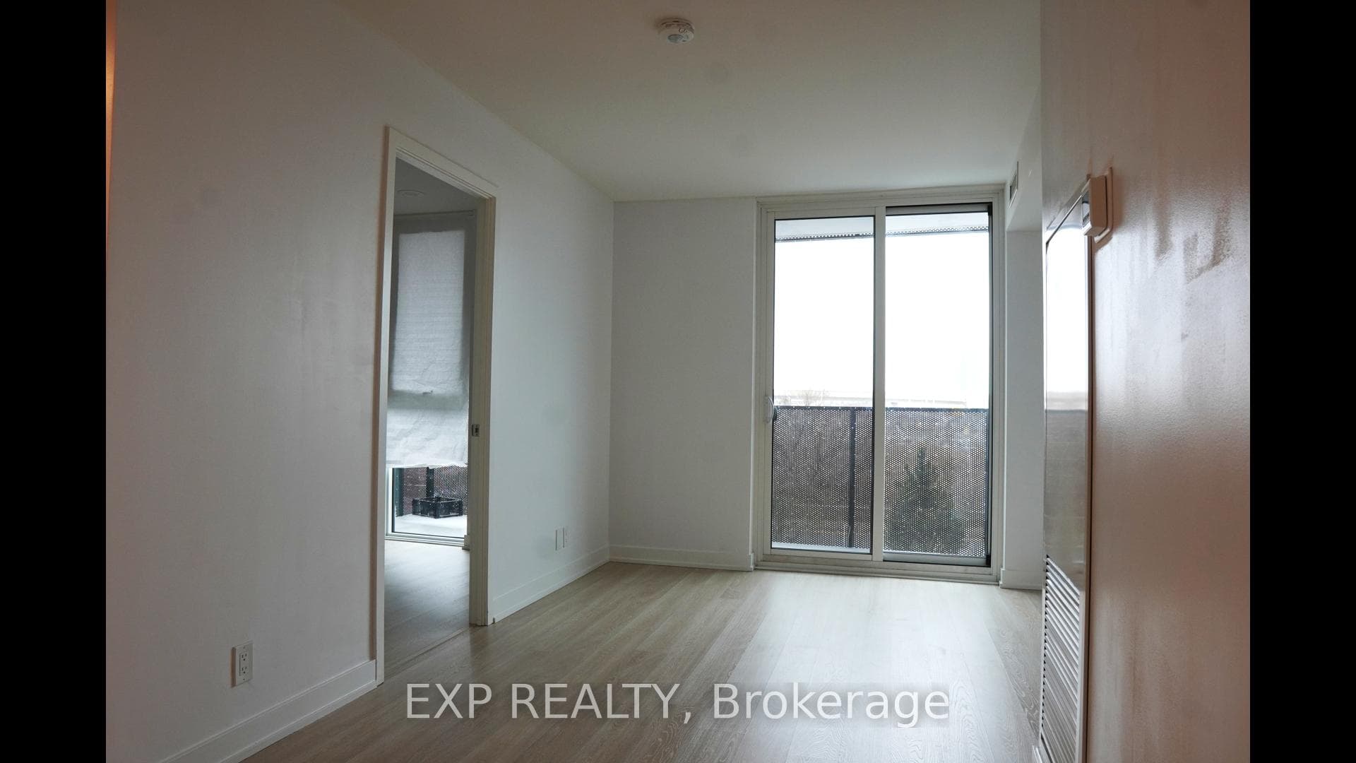 30 Tretti Way Unit 217, North York (Bathurst Manor / Clanton Park), ON M3H 0E3 - Photo 1
