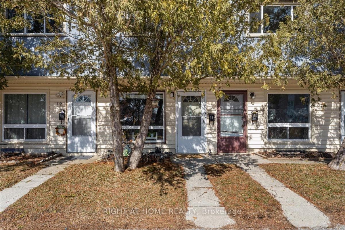 8646 WILLOUGHBY Drive Unit 11, Niagara Falls, ON L2G 6X7 - Photo 1