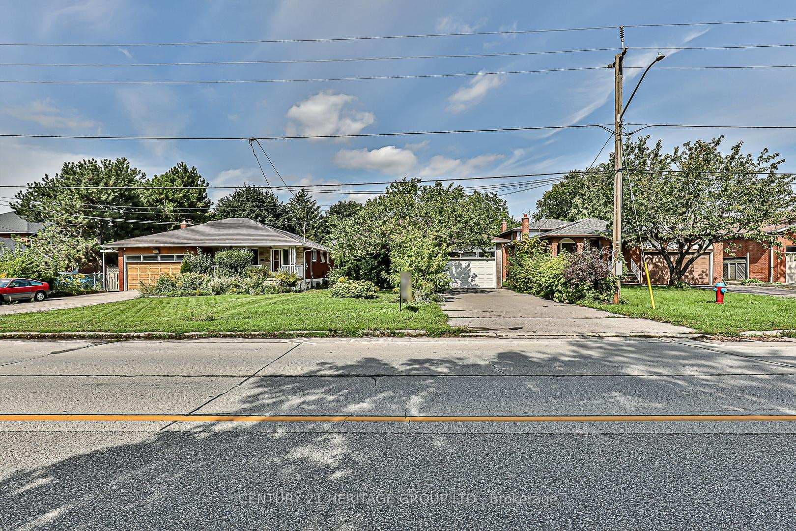40 Weldrick Road, Richmond Hill, ON L4C 3T8 - Photo 1