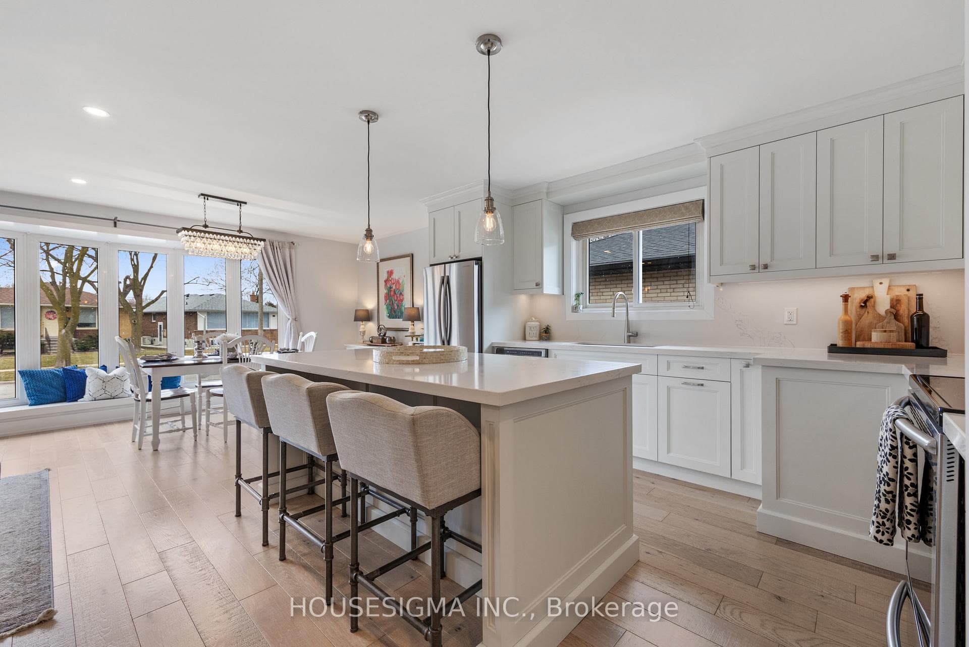 11 Tynevale Drive, Etobicoke (Kingsview Village / Humber Heights), ON M9R 2B3 - Photo 1