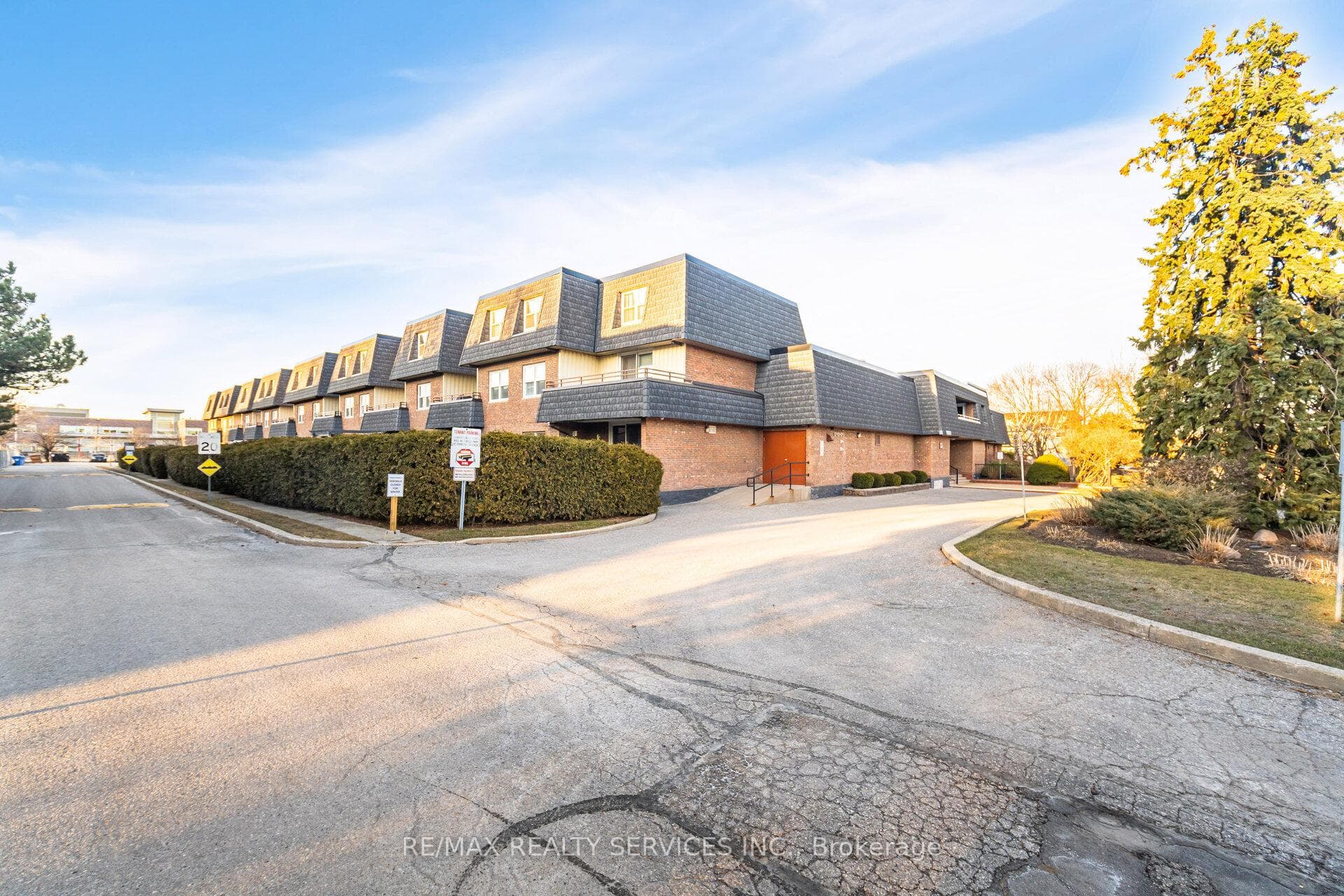 580 Mary Street Unit 105, Whitby, ON L1N 2R3 - Photo 1