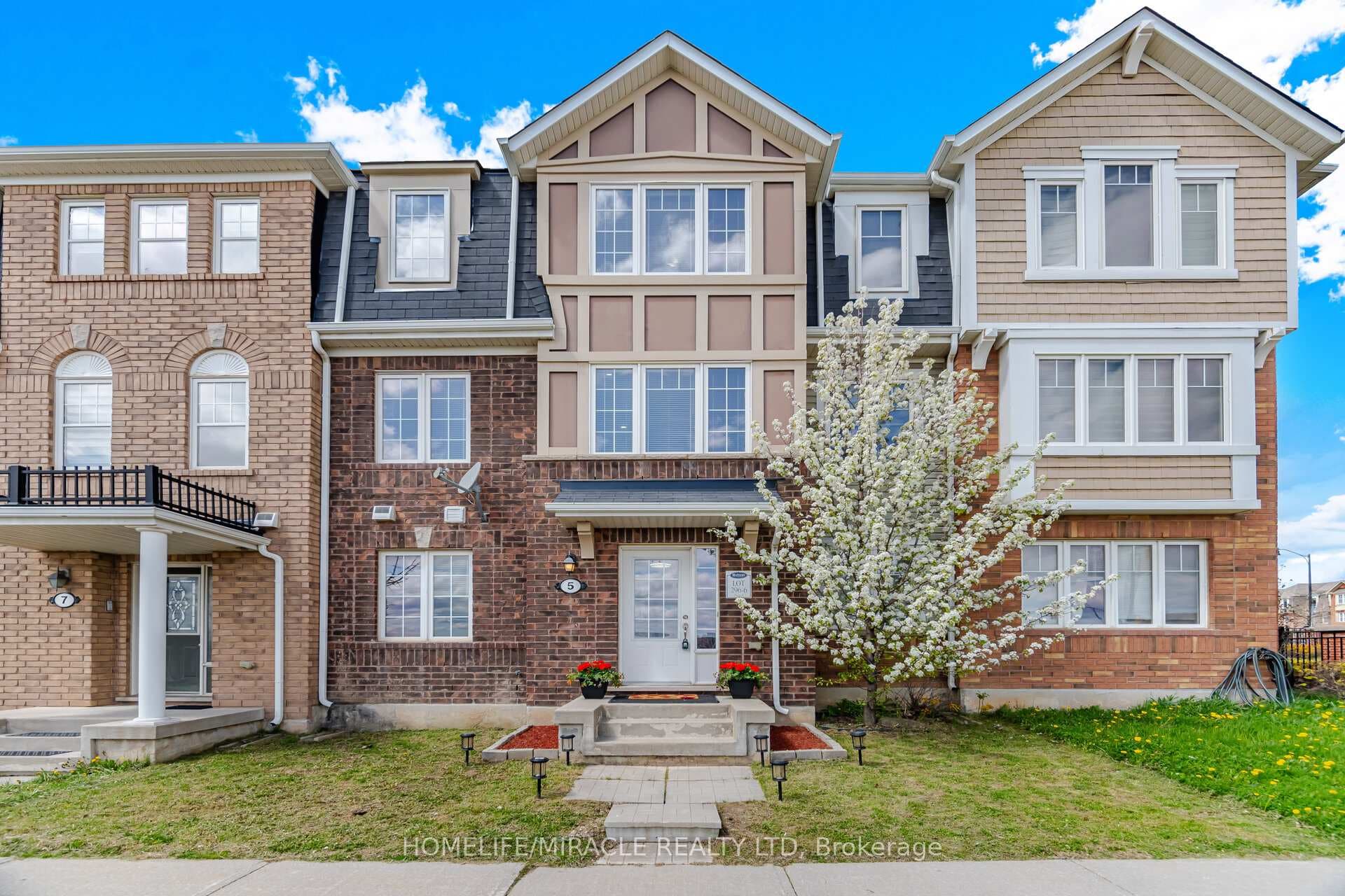 5 Veterans Drive, Brampton, ON L7A 0T8 - Photo 1