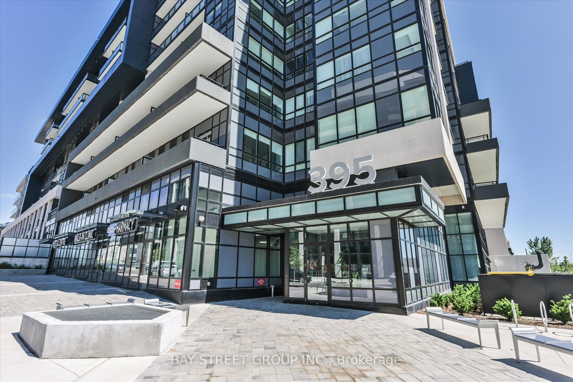 395 Dundas Street Unit 130, Oakville, ON L6M 5R8 - Photo 1