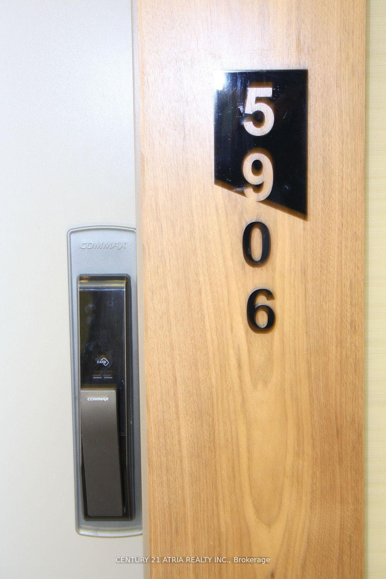 10 York Street Unit 5906, Downtown Toronto / Waterfront, ON M5J 2Z2 - Photo 1