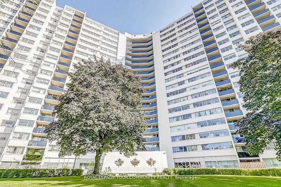 530 Lolita Gardens Unit 406, Mississauga, ON L5A 3T2 - Photo 1
