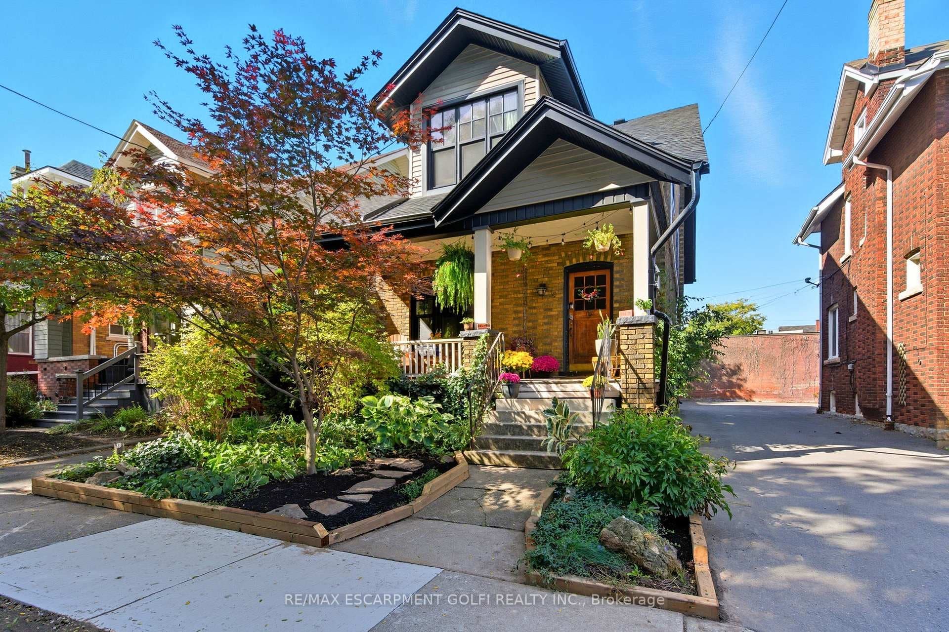 16 BURRIS Street, Hamilton, ON L8M 2J2 - Photo 1