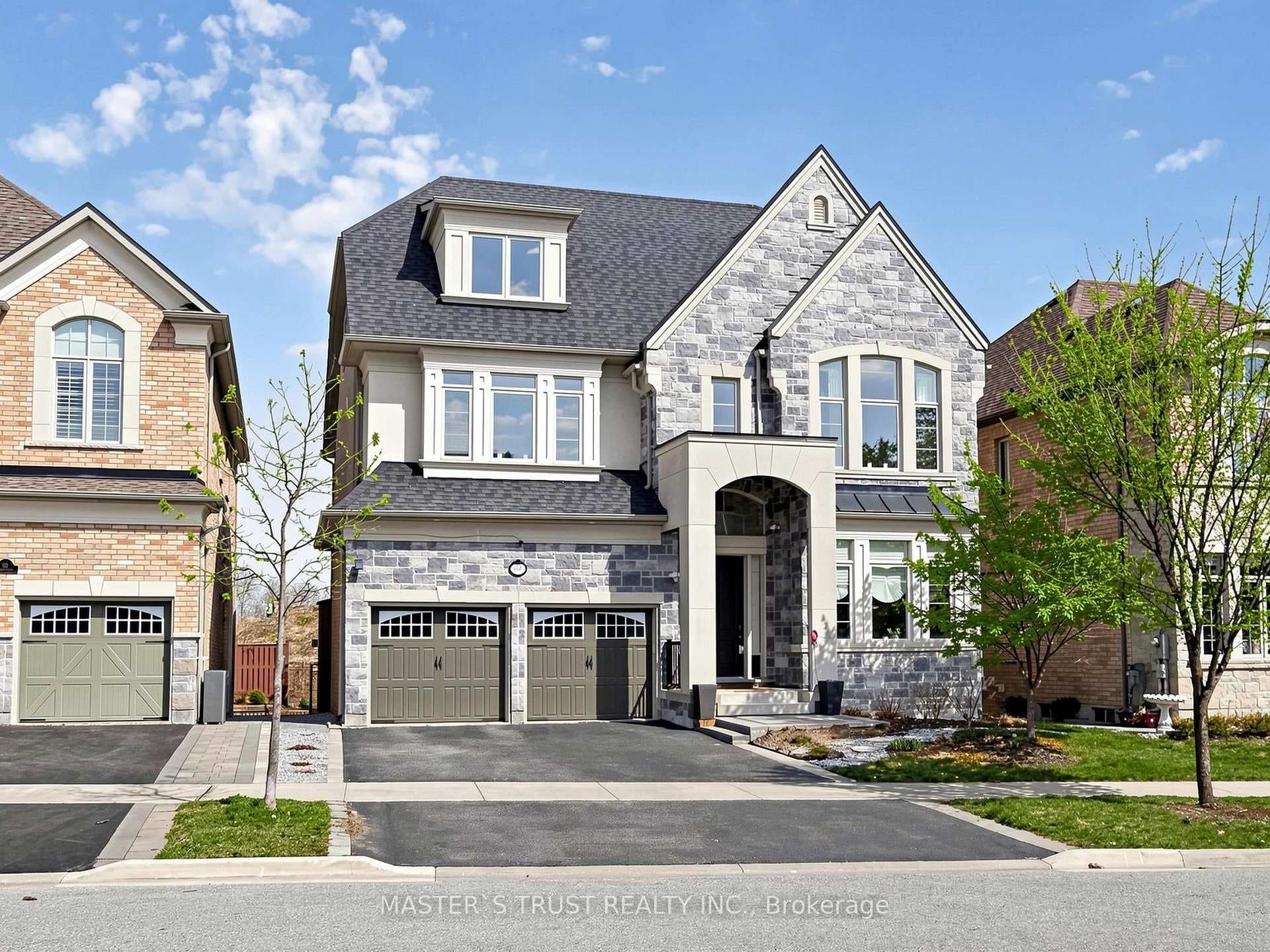 61 Grange Drive, Richmond Hill