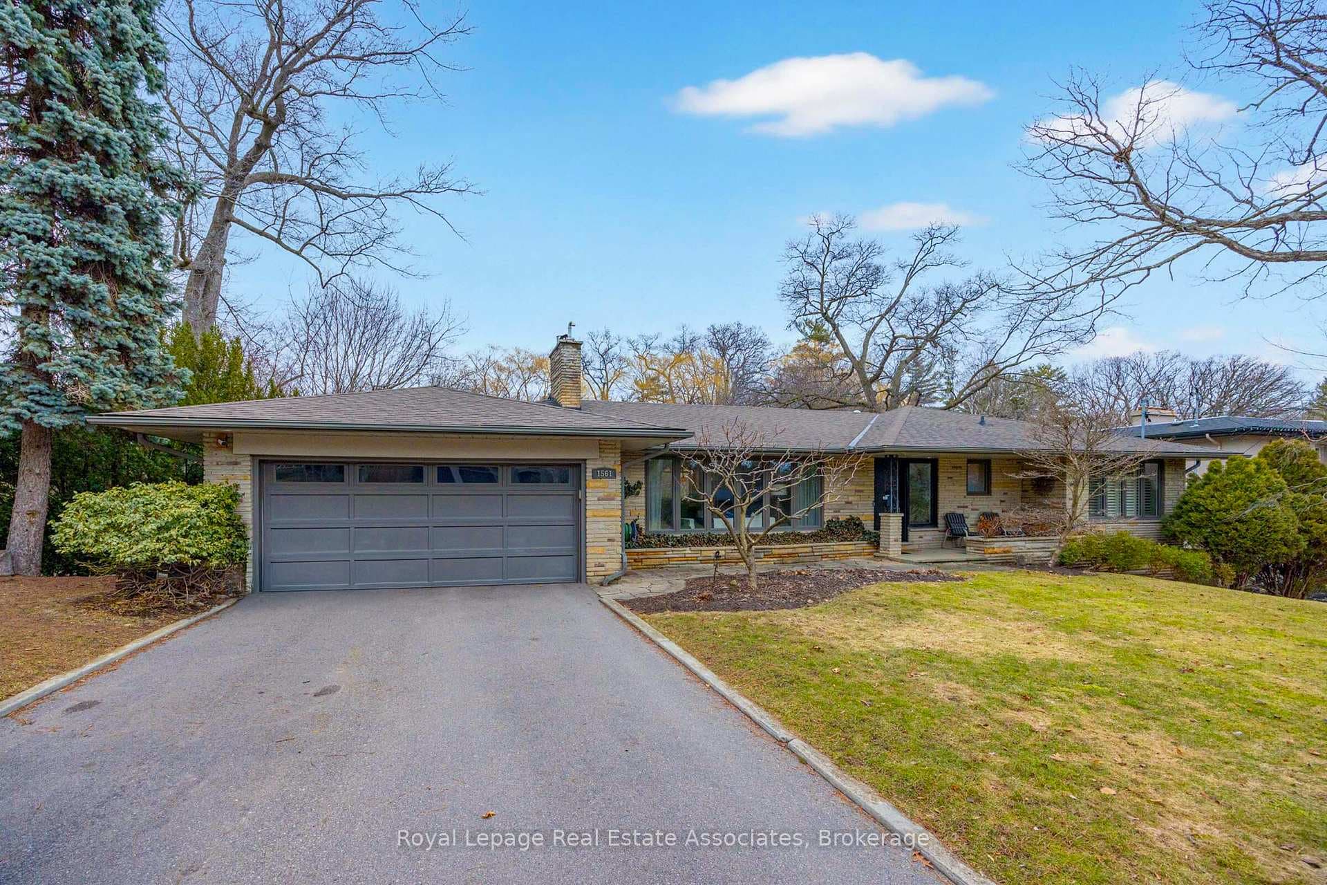 1561 Pinetree Crescent, Mississauga, ON L5G 2S9 - Photo 1