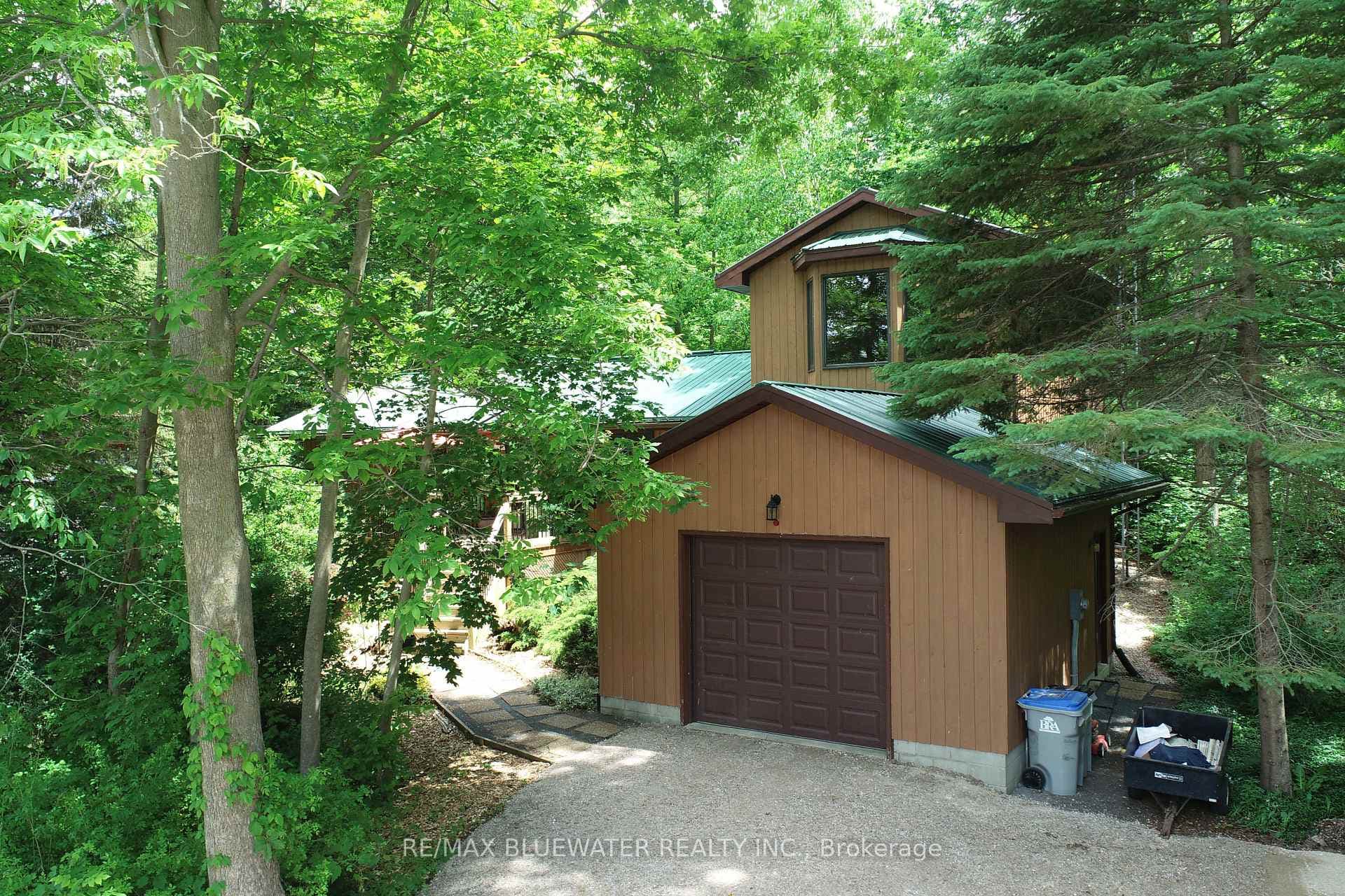 5449 Lake Valley Grove Road, Lambton Shores, ON N0N 1J7 - Photo 1