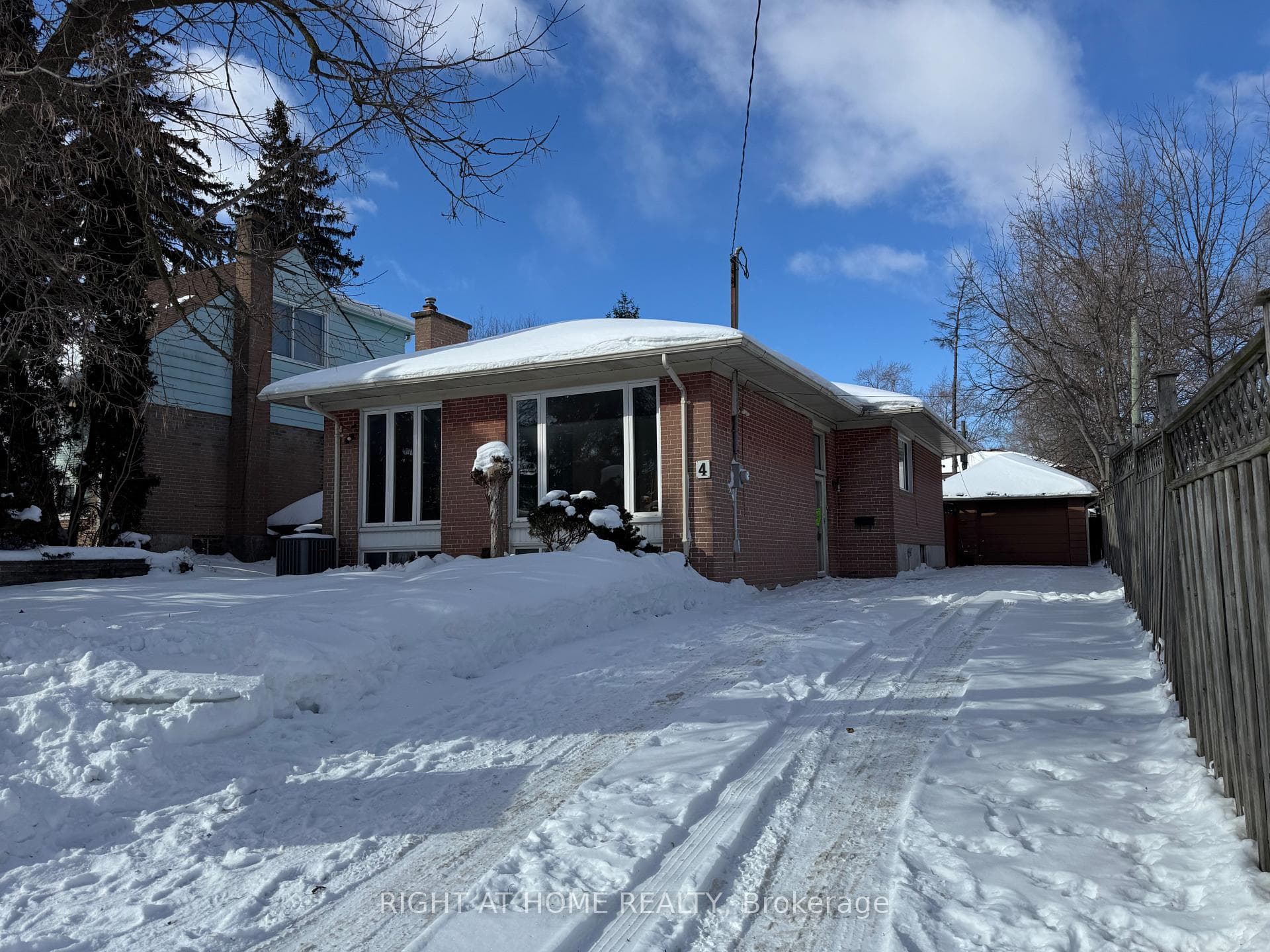 4 Hallow Crescent, Etobicoke (West Mall / Rexdale), ON M9W 2V9 - Photo 1