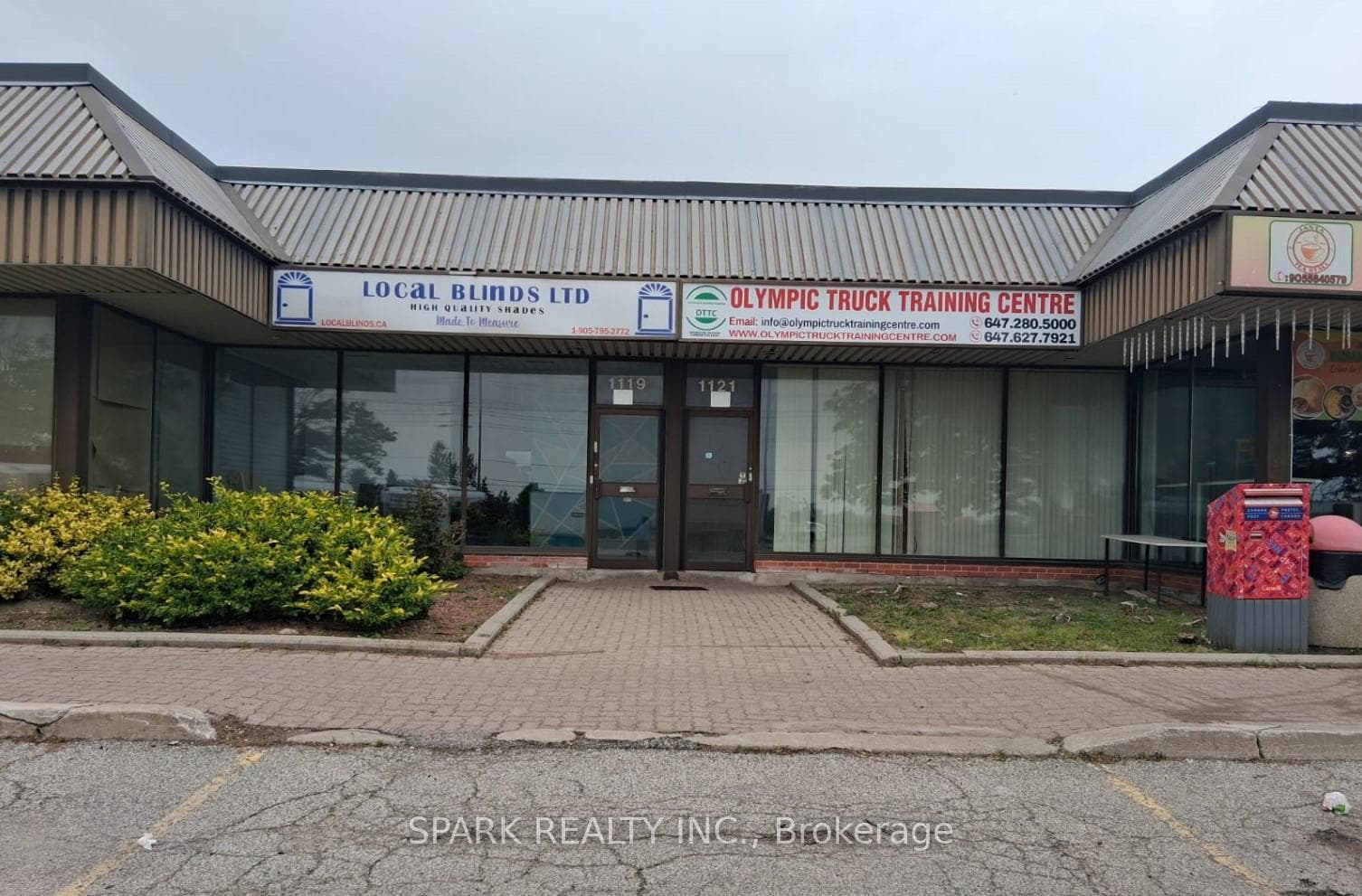1119 Derry Road, Mississauga, ON L5T 1P3 - Photo 1